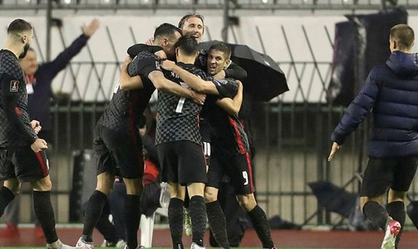 Beşiktaş'ın Yıldız Futbolcusu Domagoj Vida'ya Kötü Haber!