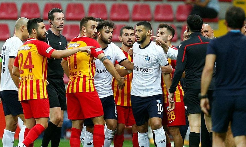 Younes Belhanda ve Hikmet Karaman Arasında Sert Tartışma!