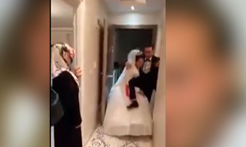 Gerdeğe girmek için gelini kucağına alamayınca yaptığı şey herkesi şok etti!