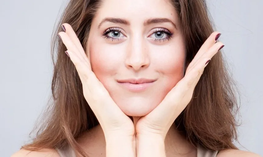 Yüz Yağlarını Gideren ve Kırışıklıklarla Mücadele Eden 9 Adımlı Egzersiz
