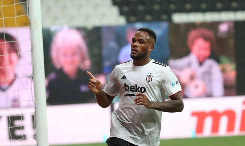 Beşiktaş'ta İç Transferde, Cyle Larin İle Olan Sözleşme Krizi Devam Ediyor!
