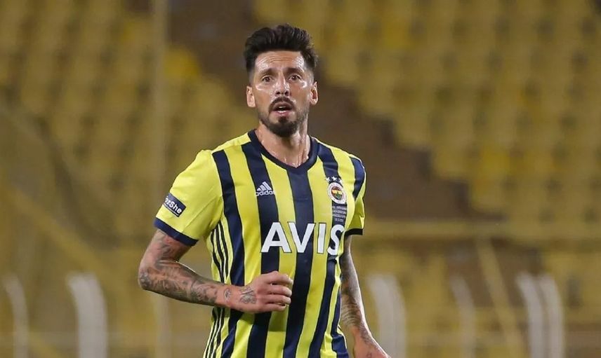 Fenerbahçe Jose Sosa İle Yollarını Ayırıyor!