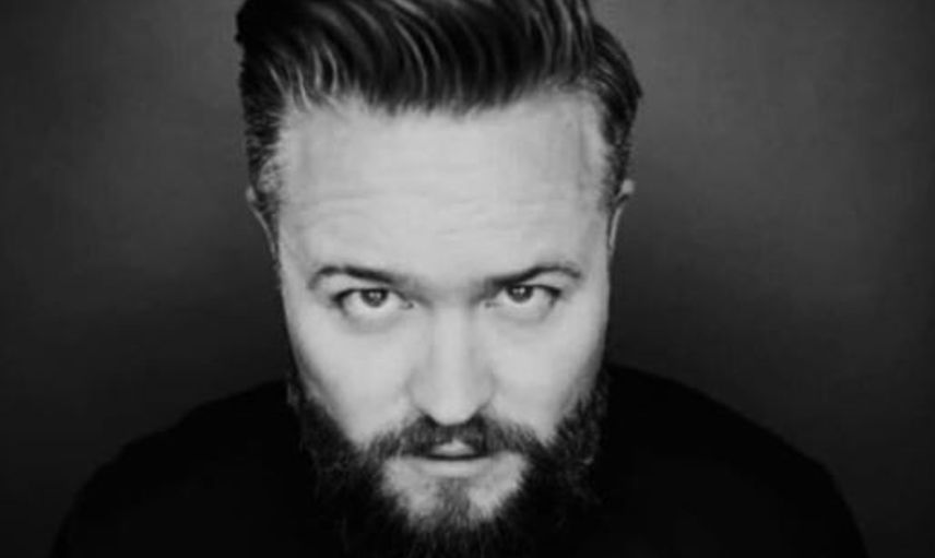 Dilan Çiçek Deniz ve Thor Saevarsson Aşkından İlk Kare Geldi!