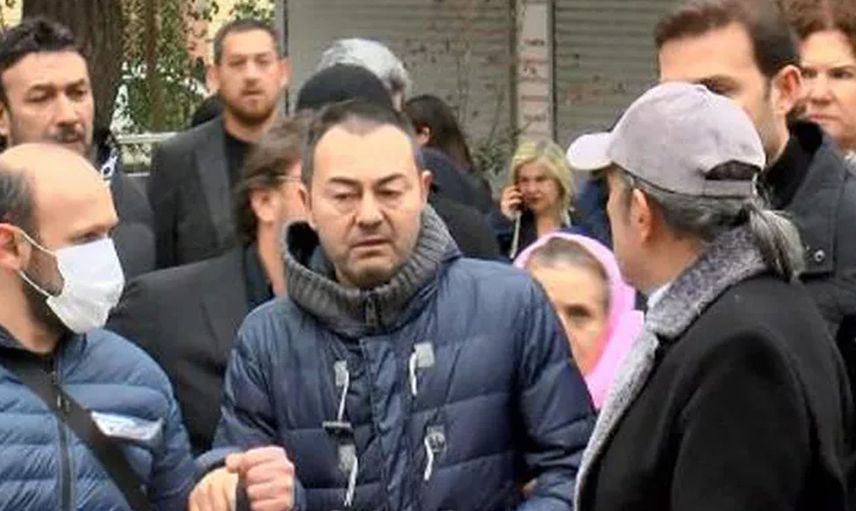 Serdar Ortaç'tan kötü haber! Cenazeye ünlüler akın etti