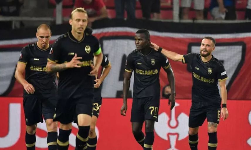 Eski Fenerbahçeli Samatta, Royal Anwerp İle İlk Avrupa Maçında Gol Attı!