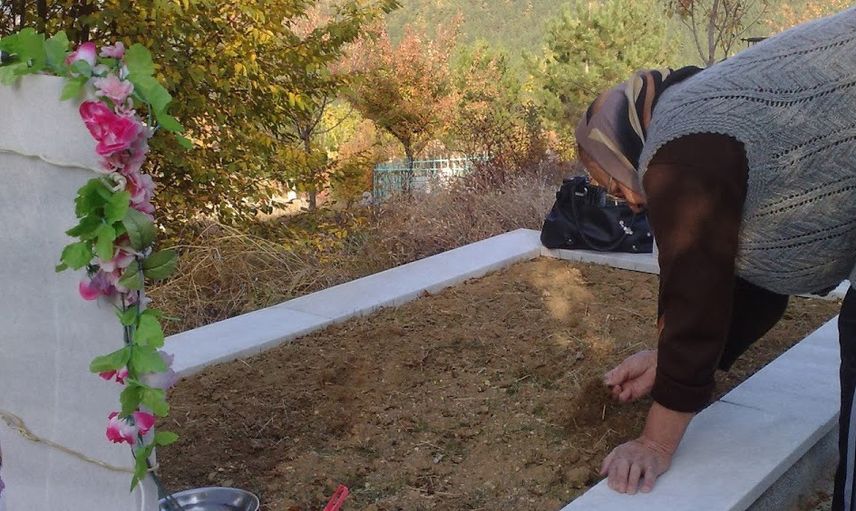 Ölen kişinin kabrine ziyarete gittiğimizde ne olur?
