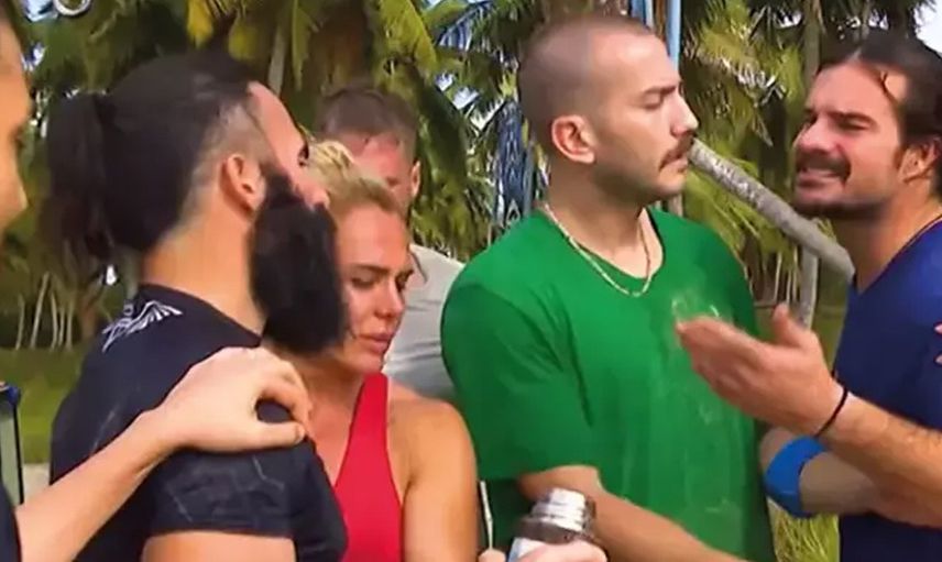 Survivor'da bir ilk: Acun Ilıcalı yarışmacılara sinirlendi, bağırarak sandalye fırlattı!