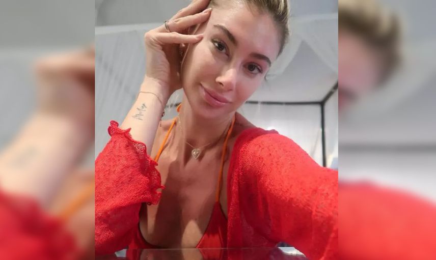Şeyma Subaşı yine yaptı yapacağını! Göğüslerini kolyeyle kapattı, iddialı pozları sosyal medyanın diline düştü!