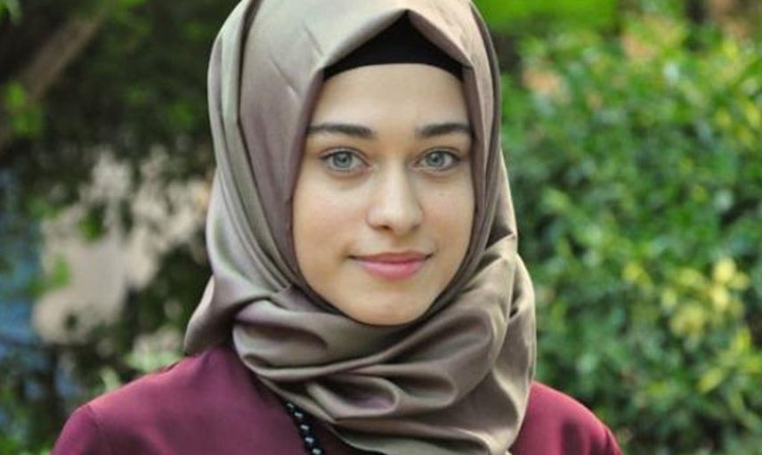 Oyuncu Fatma Büşra Ayaydın tesettüre nasıl girdiğini anlattı