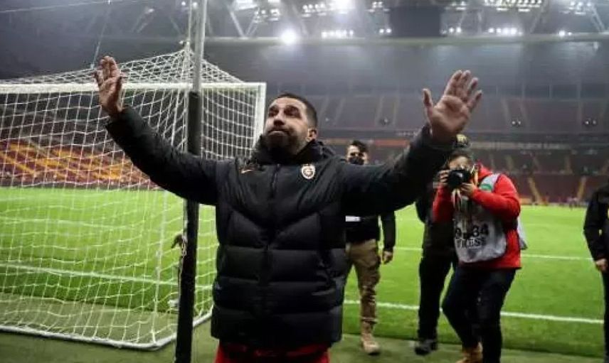 Galatasaray Kaptanı Arda Turan Tepki Çeken Göbeği Hakkında Konuştu