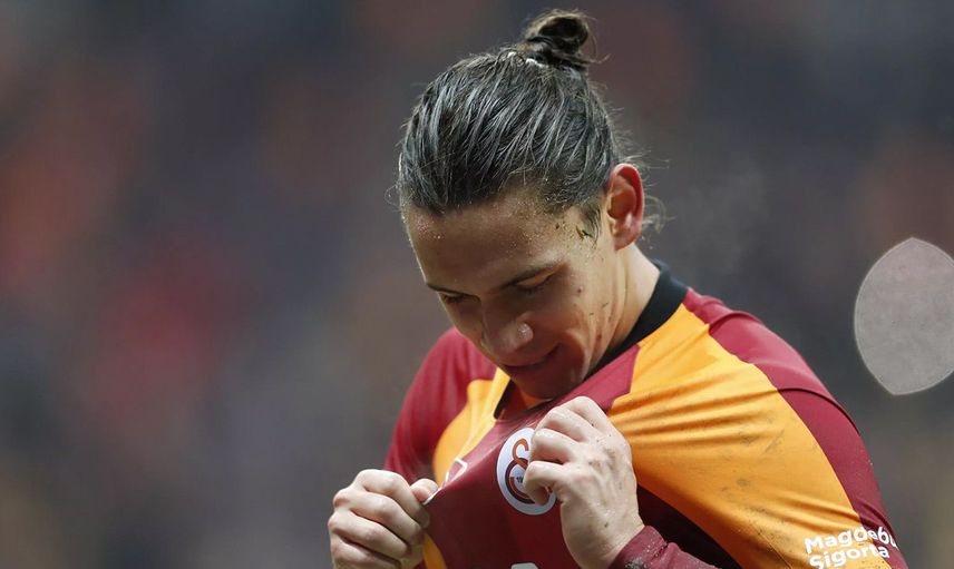 Galatasaraylı Futbolcudan Ünlü Oyuncuya Edepsiz Sözler!