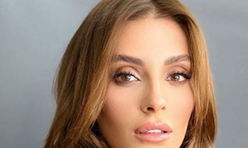 Özge Ulusoy Mekandan Koruma Eşliğinde Çıktı