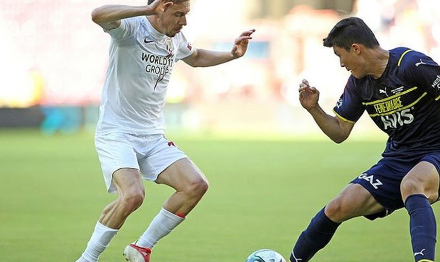 Fenerbahçe'de Mesut Özil İle Vitor Pereira Arasında Gerilim Yükseldi!