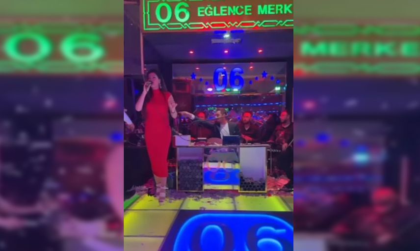Tuğba Ekinci İnci Taneleri'nin pavyonuna çıktı! Kalça dansı olay oldu: Dilber mi yoksa?