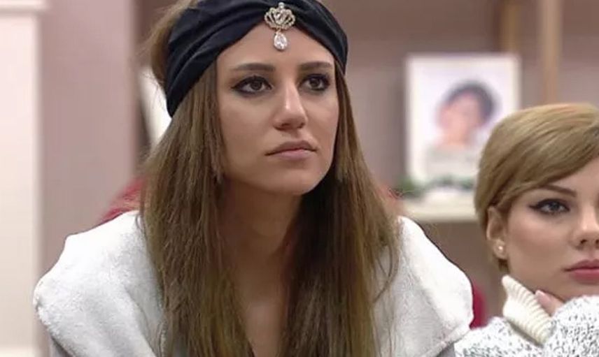 Kısmetse Olur’un kavgacı yarışmacısı Melis Buse Betkaya, başörtülü kadına herkesin içinde hakaret etti