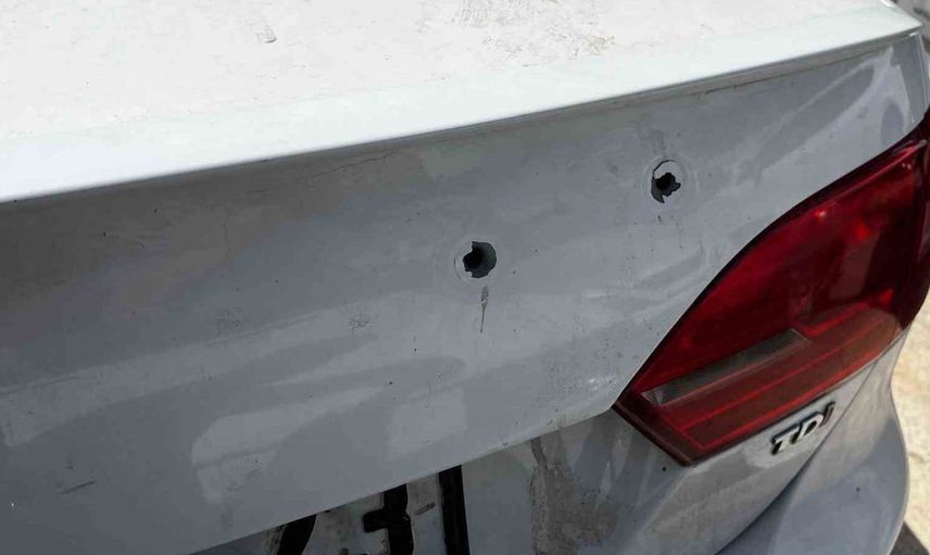 Silahlı saldırıda dehşet anları kaydedildi: Aile araca ateş açıldı