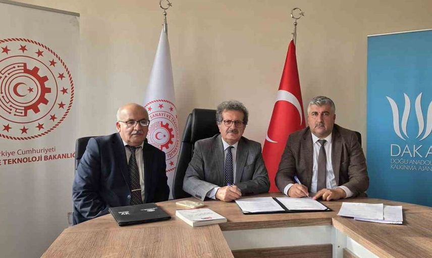 Bitlis'te yapay zeka destekli projelere imza töreni