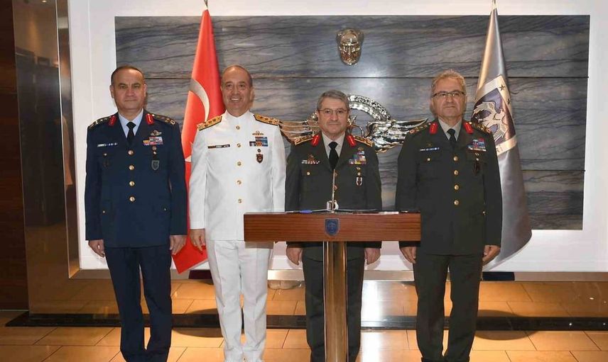 Generaller bir araya geldi: Bayraktaroğlu ve Dalkıran'ın görüşmesi