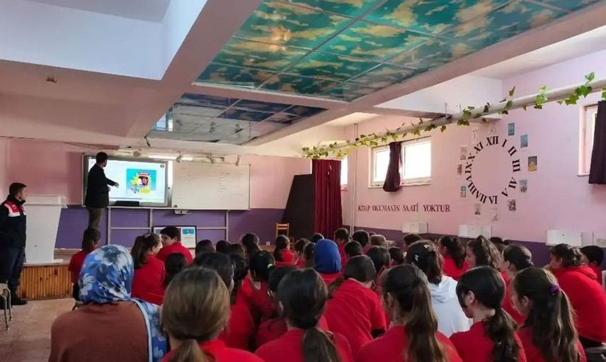 Öğrencilere siber güvenlik eğitimi verildi: Sinop'ta önemli bir adım atıldı