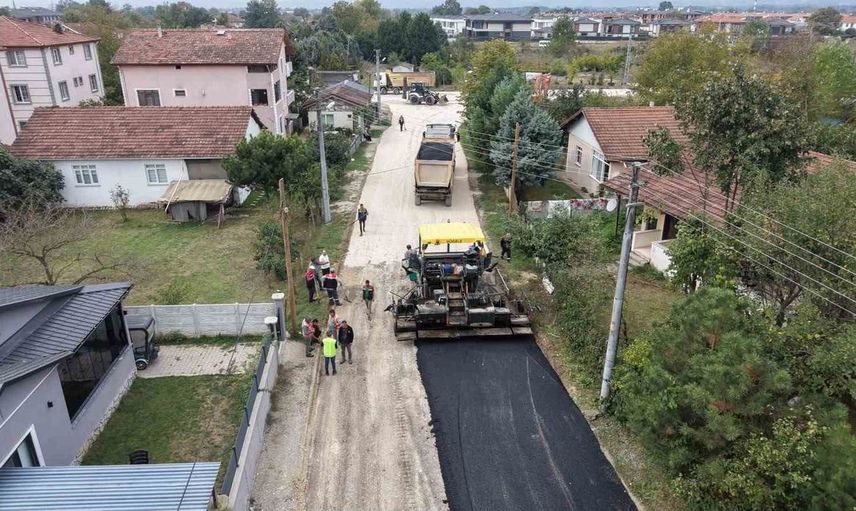 Düzce'de sürdürülen asfalt çalışmaları ile ulaşım konforu artıyor