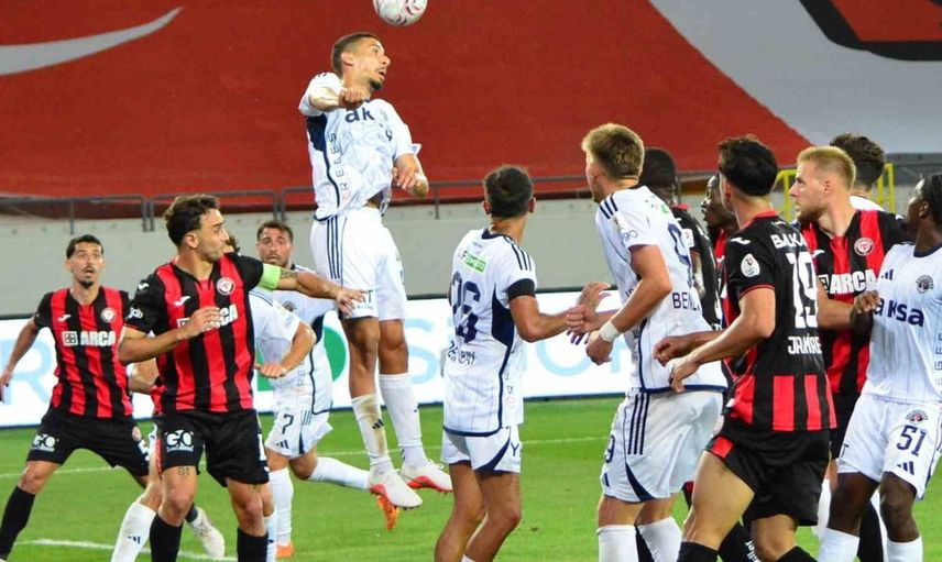 Kasımpaşa, Çorum FK'ya konuk olduğu maçta 1-0 galip geldi