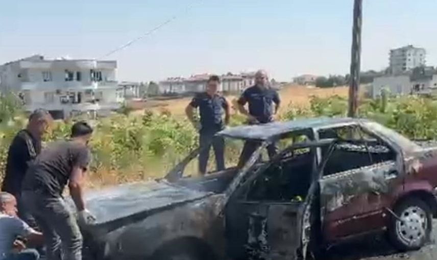 Batman'da seyir halindeki otomobil yangında maddi hasar oluştu