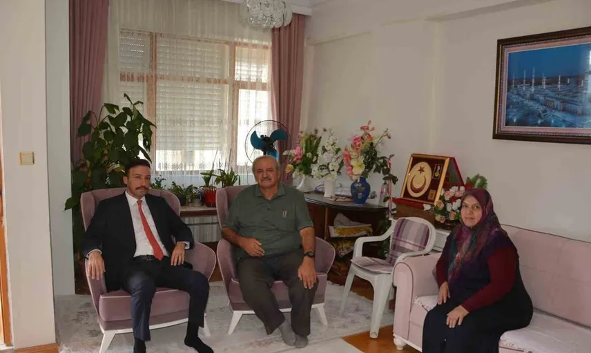 Korkuteli başsavcısı 15 Temmuz şehidinin ailesini unutmadı