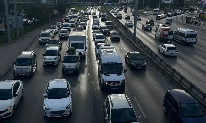Bursa'da yeni eğitim yılı başladı, trafik beklenen yoğunluğu göstermedi