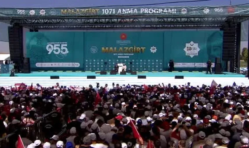 Cumhurbaşkanı Erdoğan Malazgirt anma programında tarihi mesajlar verdi