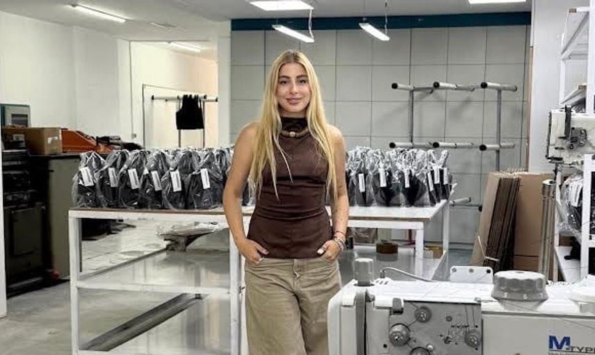 İzmirli tasarımcının çanta markası dünya çapında tanınmaya başladı
