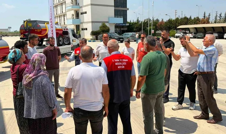 Tarsus'ta üreticilere basınçlı su tankerleri teslim edildi