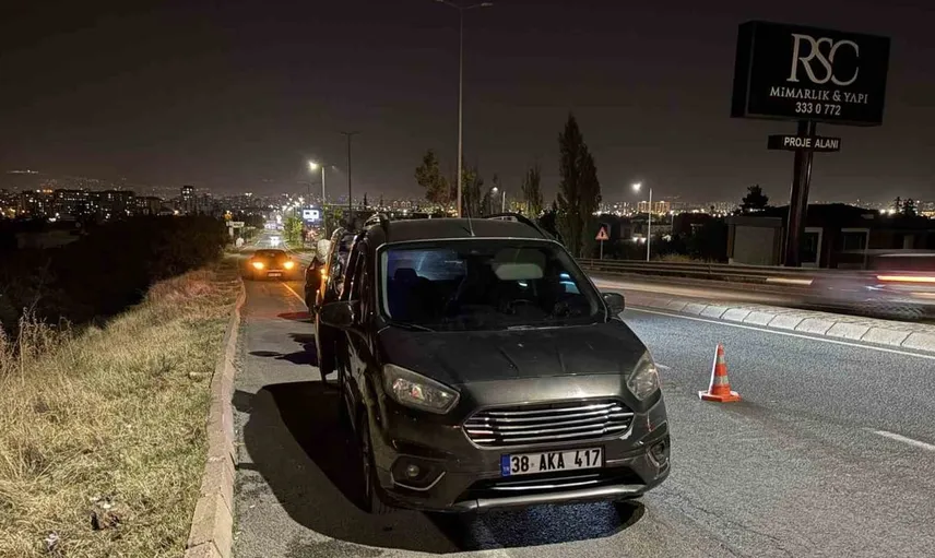 Dur ihtarına uymayan sürücü sinir krizi geçirdi: Dershane param gitti