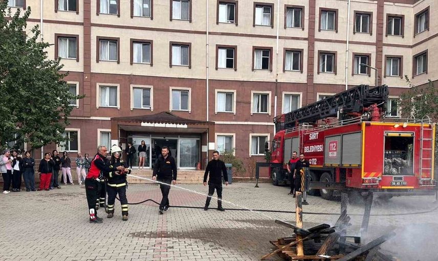 Siirt'te kız yurtlarında yangın tatbikatı gerçekleştirildi