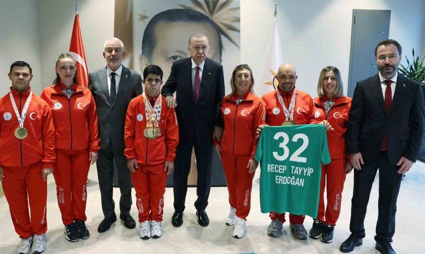 Cumhurbaşkanı Erdoğan, özel sporcularla buluştu