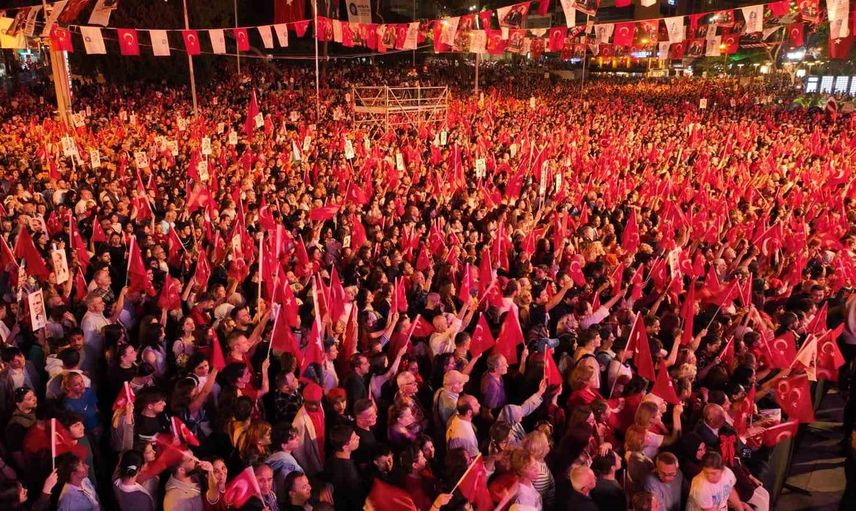 Antalya'da zafer coşkusu: 30 Ağustos kutlamaları Derya Uluğ konseriyle taçlanacak