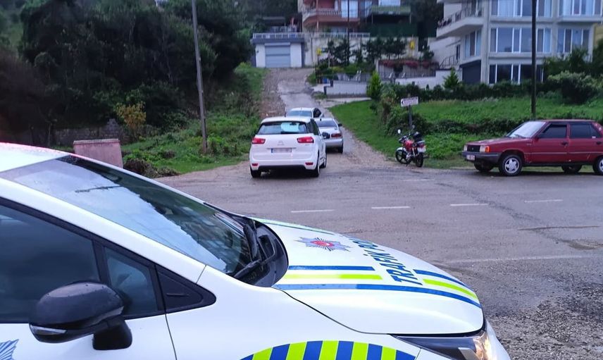 Sinop'ta otomobil ve motosiklet çarpıştı: Yaralı var