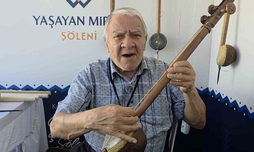 Kütahya'nın son rebap ustası Ahmet Bitirim: Geleneksel melodileri yaşatıyor