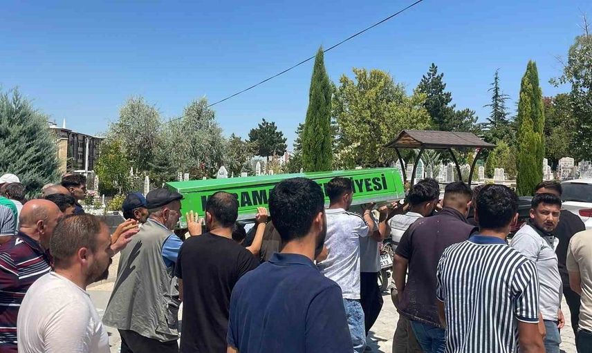 Hayatını kaybeden genç motosikletçi son yolculuğuna uğurlandı