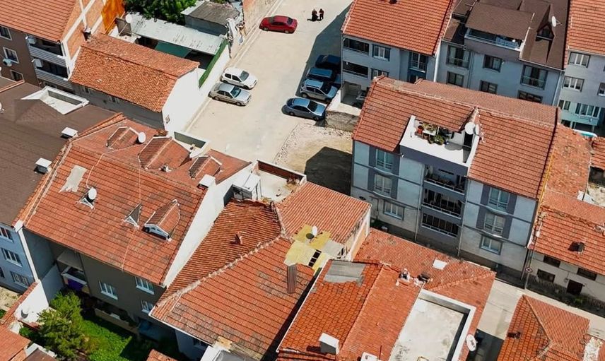 İnegöl'de yeni otopark projesi mahalle sakinlerine hizmete girdi