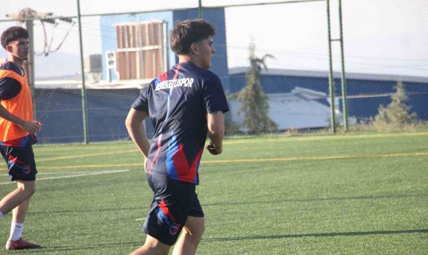 Denizli’nin genç futbolcusu Burak Ege Kocalar hedefe adım adım yürüyor