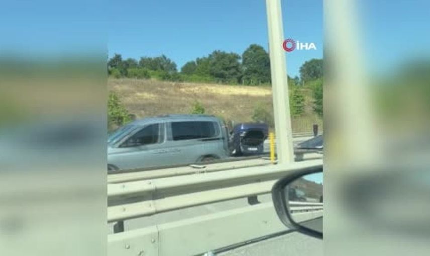 İstanbul havalimanı yolunda hafriyat kamyonu devrildi