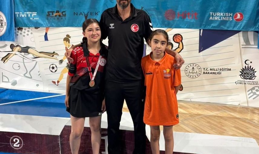Zeynep Güler, masa tenisinde bölge ikinciliği elde etti
