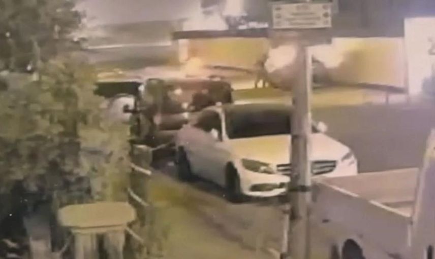 Batman'da park halindeki araca kundaklama şoku: Güvenlik kamerası görüntüleri ortaya çıktı