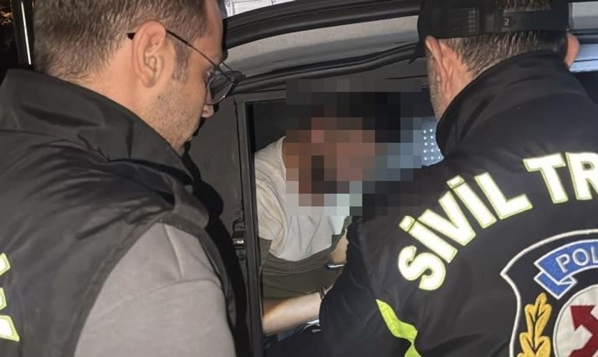 Eskişehir'de kamyonetten atlayan kadının eşi sigarası için polisten kaçmaya çalıştı