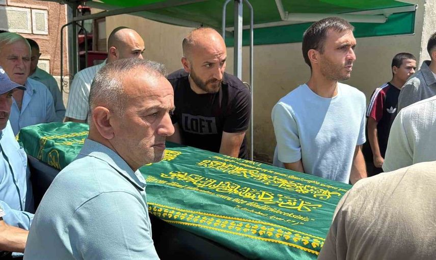 Trafik kazasında hayatını kaybeden çift son yolculuğuna uğurlandı
