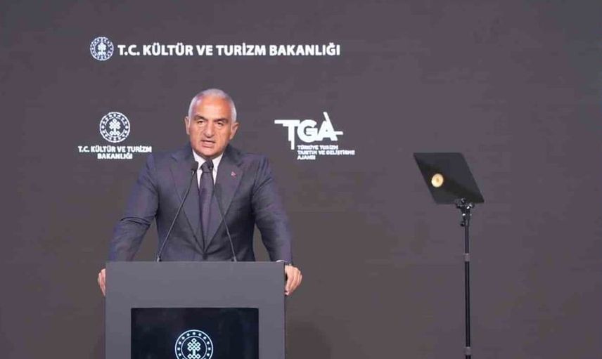 Bakan Ersoy: Turizm geliri ilk 6 ayda 25,7 milyar dolar oldu