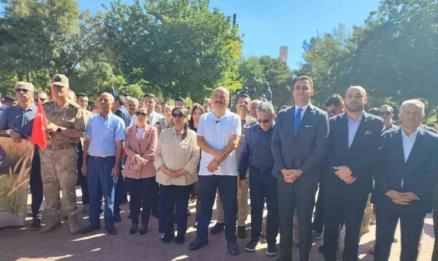 Batman'da festivallere coşkulu başlangıç: Kortej yürüyüşü düzenlendi