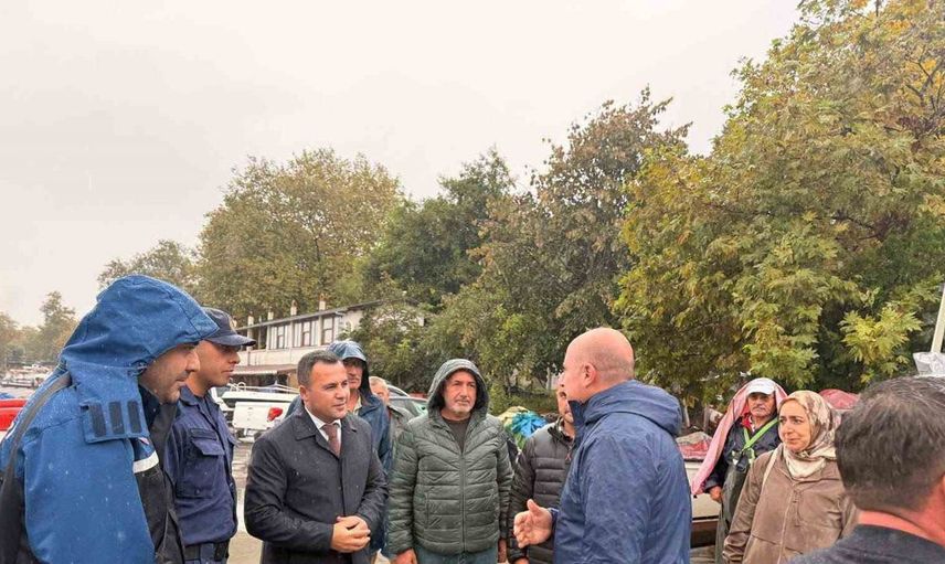Düzce'de fırtına sonrası balıkçı barınağında durum tespiti yapıldı