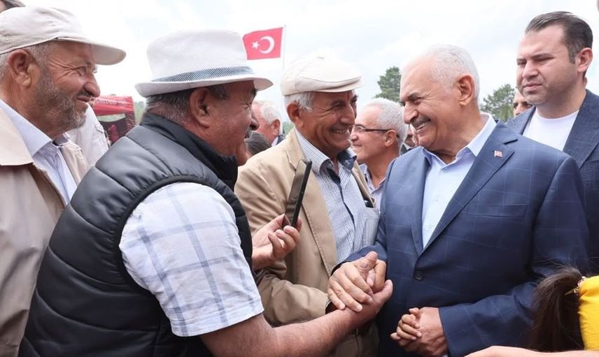 Binali Yıldırım Refahiye'deki Orçul Festivali'nde vatandaşlarla buluştu