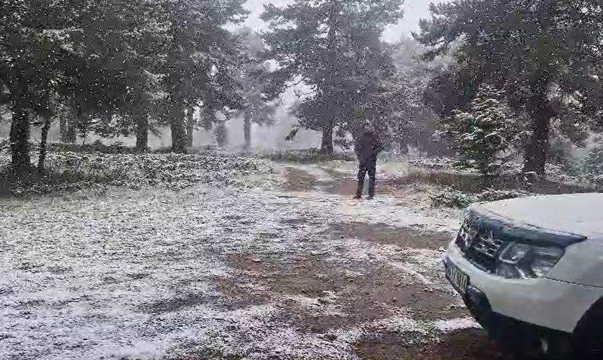 Bozüyük'te mevsimin ilk karı heyecanı yaşandı